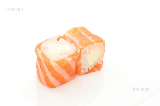 M1.MAKI SAUMON ROLL Cheese roll